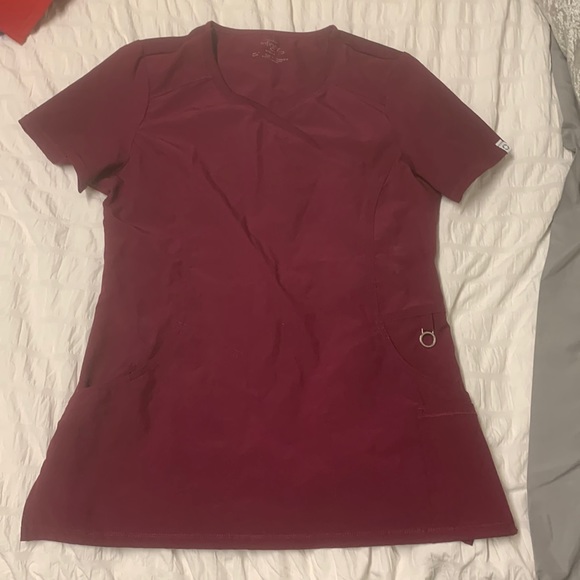 Cherokee Women’s Infinity Scrub top - Picture 1 of 3